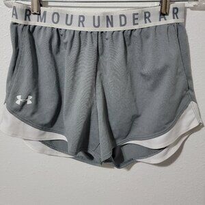 Under Armour Shorts athletic HeatGear Loose Womens Medium in Grey Play up 3.0